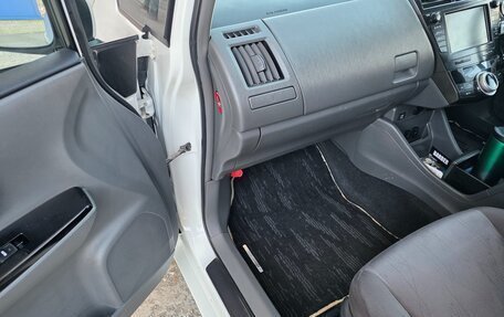 Toyota Prius Alpha I (ZVW40/41), 2011 год, 1 170 000 рублей, 4 фотография