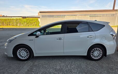Toyota Prius Alpha I (ZVW40/41), 2011 год, 1 170 000 рублей, 3 фотография