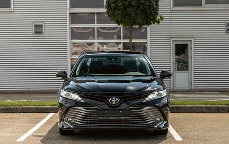 Toyota Camry, 2018 год, 2 245 000 рублей, 2 фотография