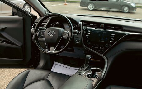 Toyota Camry, 2018 год, 2 245 000 рублей, 14 фотография