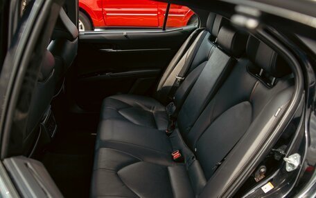 Toyota Camry, 2018 год, 2 245 000 рублей, 16 фотография