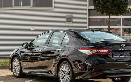 Toyota Camry, 2018 год, 2 245 000 рублей, 9 фотография