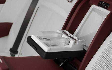 Rolls-Royce Cullinan, 2026 год, 78 125 000 рублей, 39 фотография