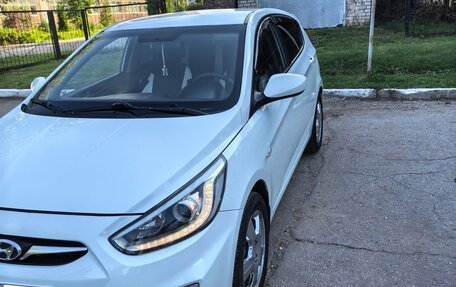 Hyundai Solaris II рестайлинг, 2013 год, 800 000 рублей, 11 фотография