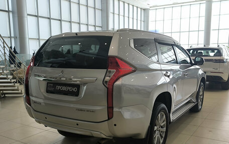 Mitsubishi Pajero Sport III рестайлинг, 2018 год, 2 900 000 рублей, 9 фотография