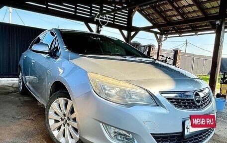 Opel Astra J, 2011 год, 580 000 рублей, 1 фотография