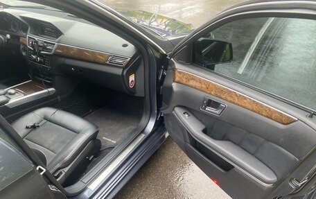 Mercedes-Benz E-Класс, 2011 год, 1 500 000 рублей, 8 фотография