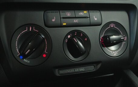Volkswagen Jetta VI, 2014 год, 1 040 000 рублей, 13 фотография
