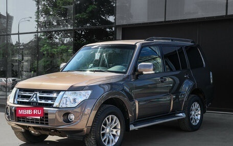 Mitsubishi Pajero IV, 2011 год, 2 600 000 рублей, 2 фотография