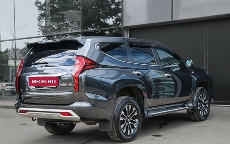 Mitsubishi Montero Sport, 2021 год, 4 400 000 рублей, 5 фотография