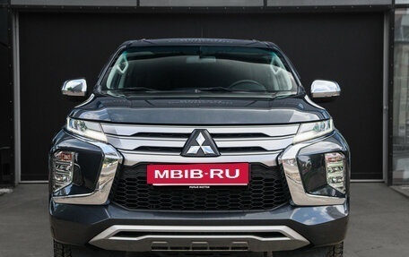 Mitsubishi Montero Sport, 2021 год, 4 400 000 рублей, 3 фотография