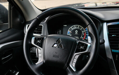 Mitsubishi Montero Sport, 2021 год, 4 400 000 рублей, 12 фотография