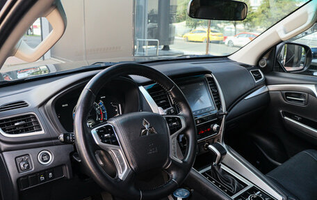Mitsubishi Montero Sport, 2021 год, 4 400 000 рублей, 13 фотография