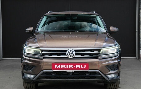 Volkswagen Tiguan II, 2017 год, 2 389 000 рублей, 3 фотография
