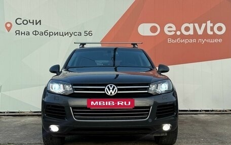 Volkswagen Touareg III, 2011 год, 1 749 000 рублей, 2 фотография
