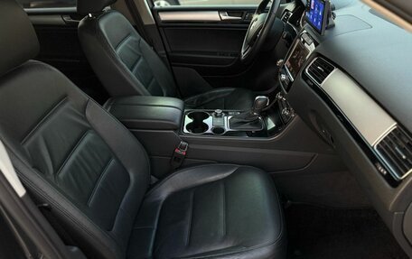 Volkswagen Touareg III, 2011 год, 1 749 000 рублей, 11 фотография
