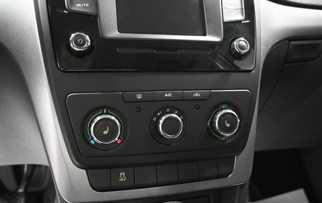 Skoda Yeti I рестайлинг, 2017 год, 1 645 000 рублей, 14 фотография