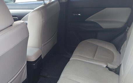 Mitsubishi Outlander III рестайлинг 3, 2014 год, 1 000 000 рублей, 7 фотография