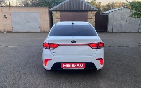 KIA Rio IV, 2018 год, 990 000 рублей, 5 фотография