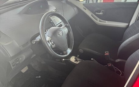 Toyota Yaris III рестайлинг, 2006 год, 650 000 рублей, 6 фотография