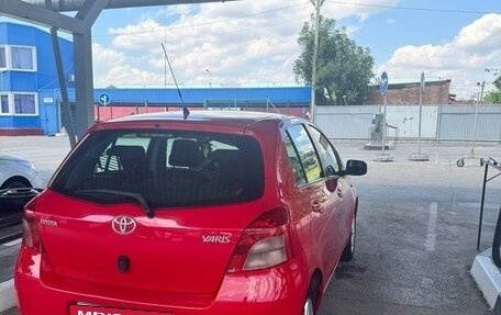 Toyota Yaris III рестайлинг, 2006 год, 650 000 рублей, 3 фотография