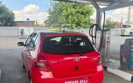 Toyota Yaris III рестайлинг, 2006 год, 650 000 рублей, 4 фотография