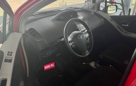 Toyota Yaris III рестайлинг, 2006 год, 650 000 рублей, 7 фотография