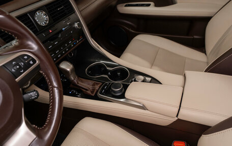Lexus RX IV рестайлинг, 2019 год, 4 300 000 рублей, 17 фотография