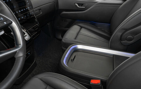 Hyundai Staria, 2024 год, 5 750 000 рублей, 19 фотография