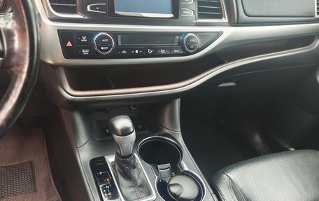 Toyota Highlander III, 2014 год, 2 800 000 рублей, 6 фотография