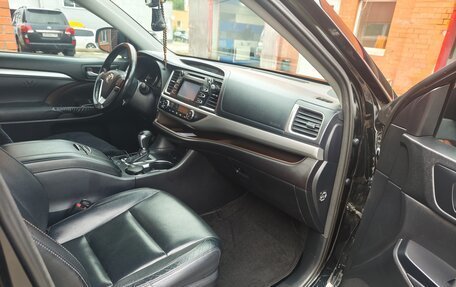 Toyota Highlander III, 2014 год, 2 800 000 рублей, 7 фотография