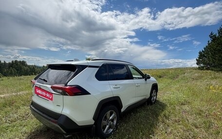 Toyota RAV4, 2021 год, 3 100 000 рублей, 9 фотография