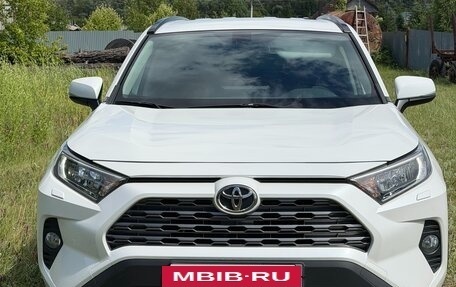 Toyota RAV4, 2021 год, 3 100 000 рублей, 7 фотография