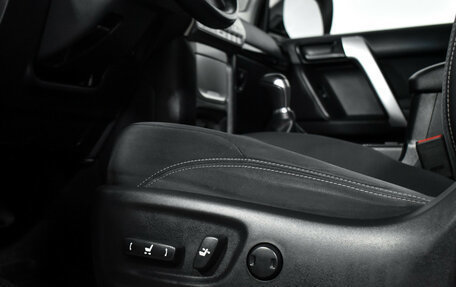 Toyota Land Cruiser Prado 150 рестайлинг 2, 2019 год, 4 346 800 рублей, 11 фотография