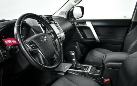 Toyota Land Cruiser Prado 150 рестайлинг 2, 2019 год, 4 346 800 рублей, 9 фотография