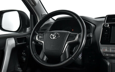 Toyota Land Cruiser Prado 150 рестайлинг 2, 2019 год, 4 346 800 рублей, 16 фотография