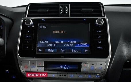 Toyota Land Cruiser Prado 150 рестайлинг 2, 2019 год, 4 346 800 рублей, 17 фотография