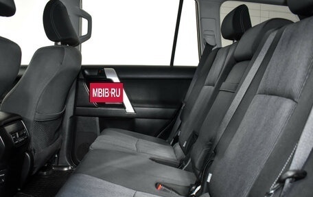 Toyota Land Cruiser Prado 150 рестайлинг 2, 2019 год, 4 346 800 рублей, 13 фотография