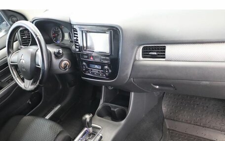 Mitsubishi Outlander III рестайлинг 3, 2013 год, 1 200 000 рублей, 5 фотография