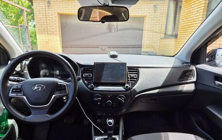 Hyundai Solaris II рестайлинг, 2022 год, 1 950 000 рублей, 7 фотография