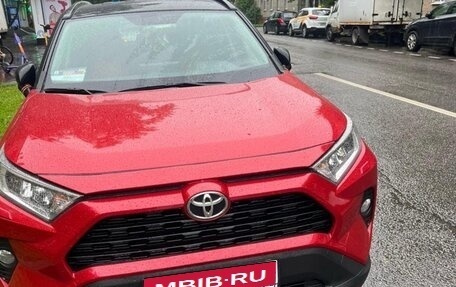 Toyota RAV4, 2021 год, 2 950 000 рублей, 1 фотография