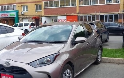 Toyota Yaris, 2021 год, 1 350 000 рублей, 1 фотография
