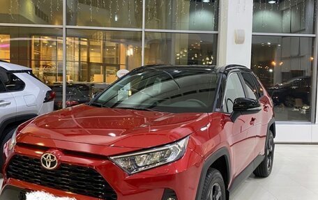 Toyota RAV4, 2021 год, 2 950 000 рублей, 2 фотография