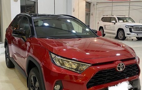 Toyota RAV4, 2021 год, 2 950 000 рублей, 3 фотография