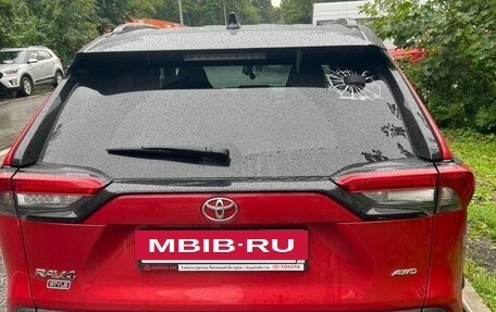 Toyota RAV4, 2021 год, 2 950 000 рублей, 4 фотография