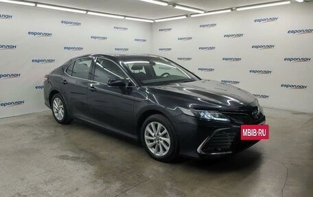 Toyota Camry, 2023 год, 3 231 900 рублей, 2 фотография