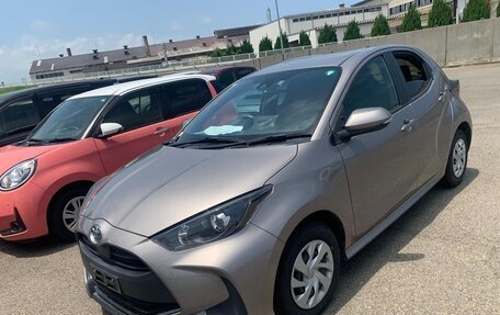 Toyota Yaris, 2021 год, 1 350 000 рублей, 7 фотография