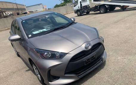 Toyota Yaris, 2021 год, 1 350 000 рублей, 6 фотография