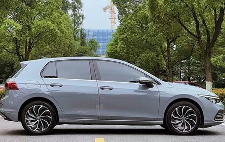 Volkswagen Golf VIII, 2023 год, 1 950 000 рублей, 4 фотография