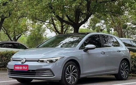 Volkswagen Golf VIII, 2023 год, 1 950 000 рублей, 1 фотография